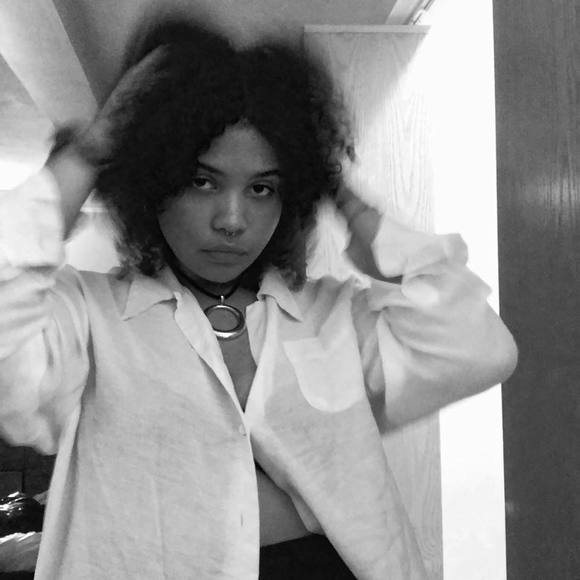 Meet your Posher, Chanaël - Picture 1 of 1